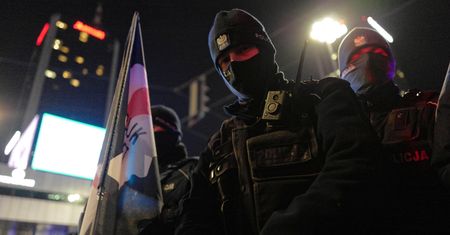 Nagranie z interwencji obiegło sieć. "Sami nie znają przepisów"
