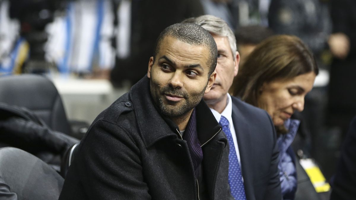 ISTANBUL, TURKEY - JANUARY 14: Former NBA player and  President of ASVEL Villeurbanne Tony Parker watches the Turkish Airlines Euroleague basketball match between Fenerbahce Beko and ASVEL at Ulker Sports Hall in Istanbul, Turkey on January 14, 2020.
 (Photo by Serhat Cagdas/Anadolu Agency via Getty Images)