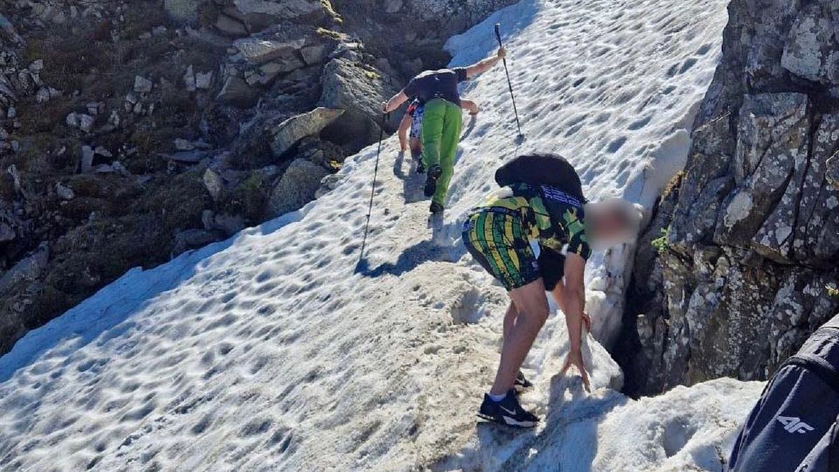 Turyści poruszający się zamkniętym szlakiem na Babią Górę popisali się wyjątkową lekkomyślnością.