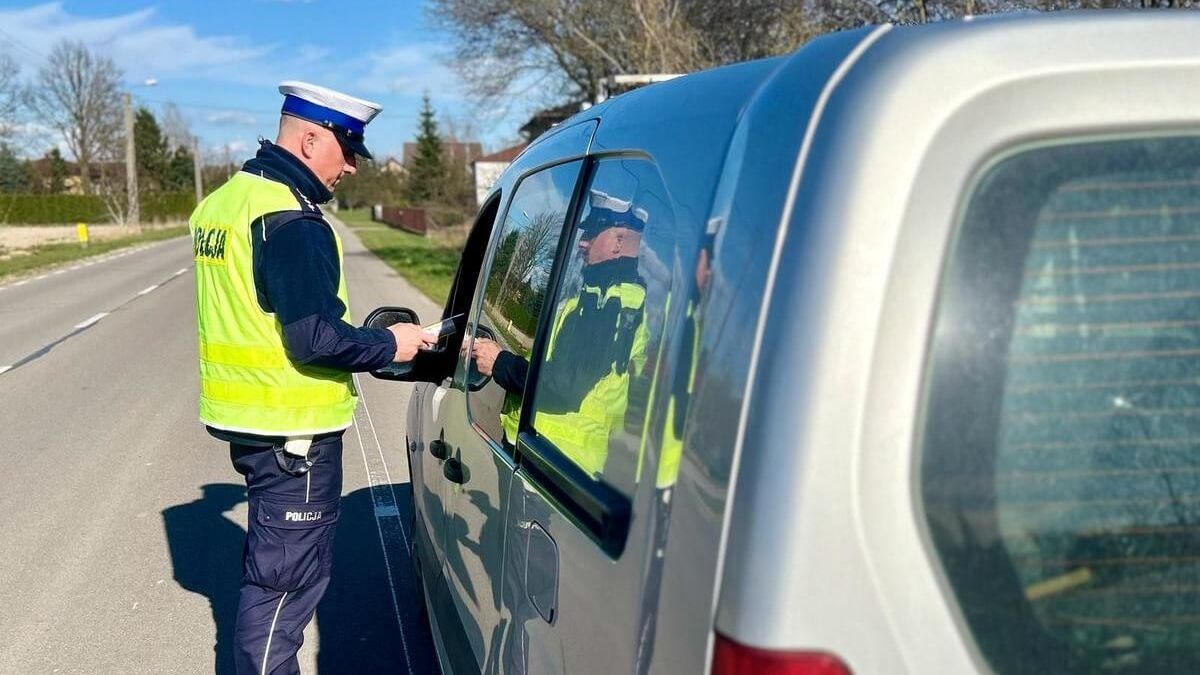 policjant, kontrola trzeźwości,