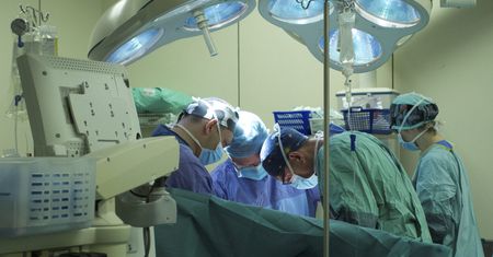 Koronawirus w Polsce. COVID-19 zniszczył mu serce. Konieczny był przeszczep