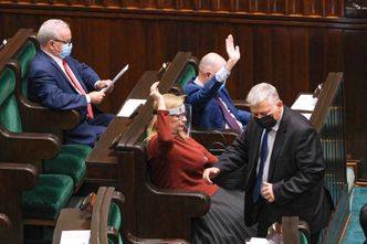 Koronawirus. Sejm przyjął ustawę upraszczającą zatrudnienie lekarzy spoza UE