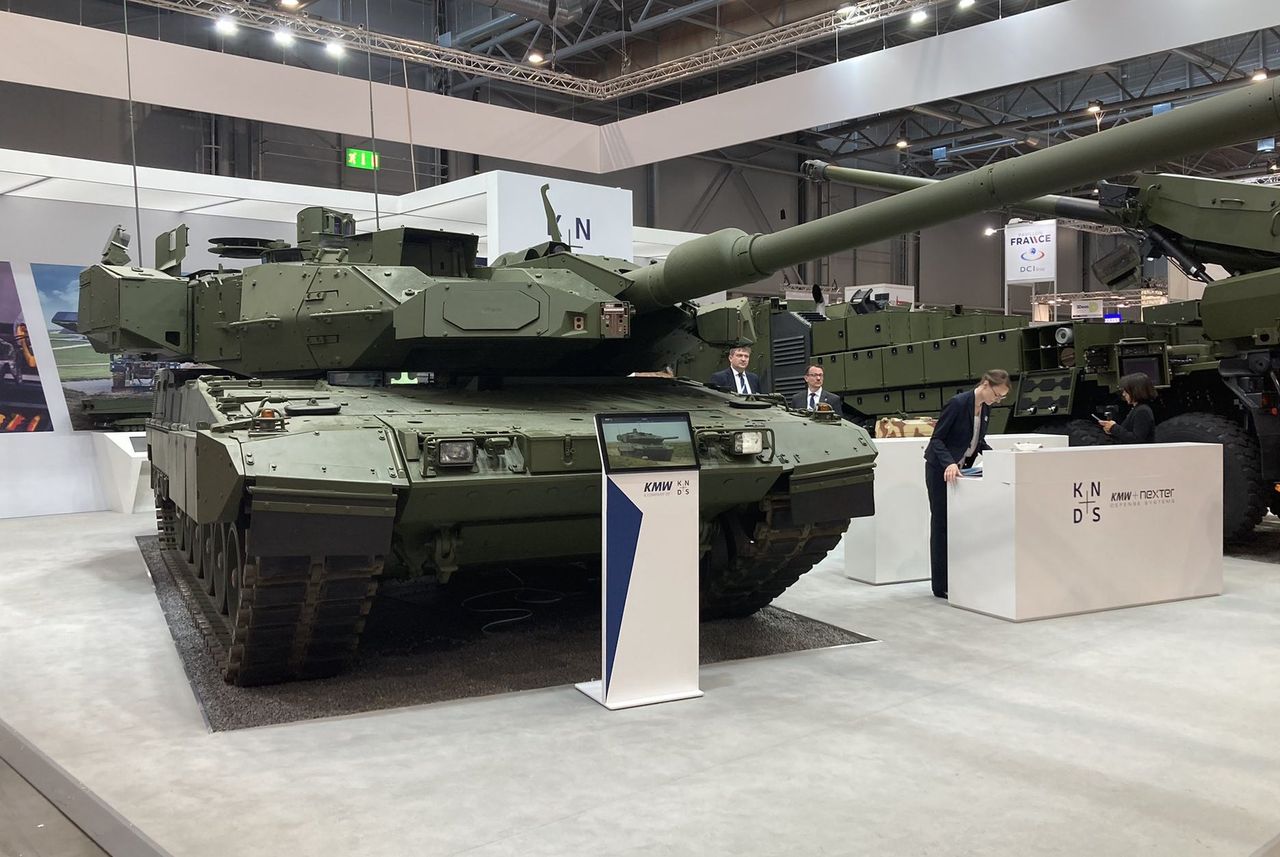 Czołg Leopard 2A8 na wystawie IDET 2023.