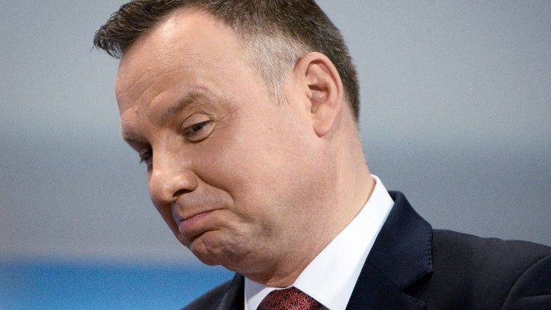 Andrzej Duda składa maturzystom życzenia z błędem