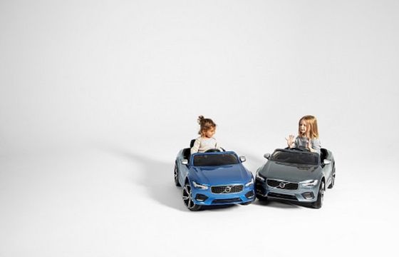 Volvo wprowadza płatne urlopy rodzicielskie, także dla par jednopłciowych i adoptujących dzieci