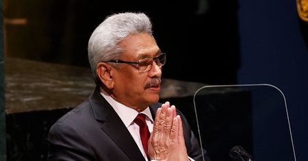 Prezydent Sri Lanki uciekł z kraju. Przed rozwścieczonym tłumem schronił się na Malediwach