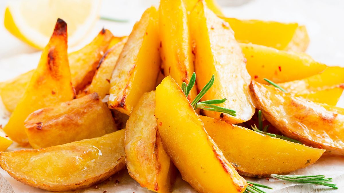 Ziemniaki pieczone po grecku - przepis z cytrynową nutą