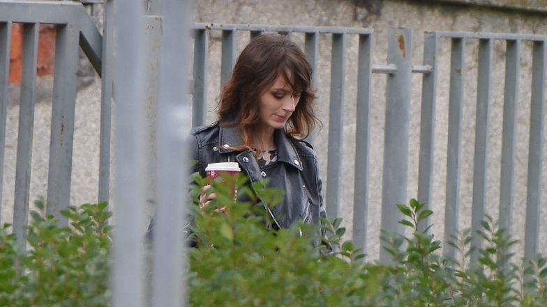 Karolina Małysz wyprowadza na spacer pieska i torebkę za 11 tysięcy złotych 