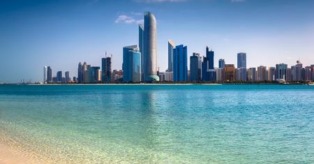 Abu Dhabi – perła pustyni, która zaskakuje na każdym kroku