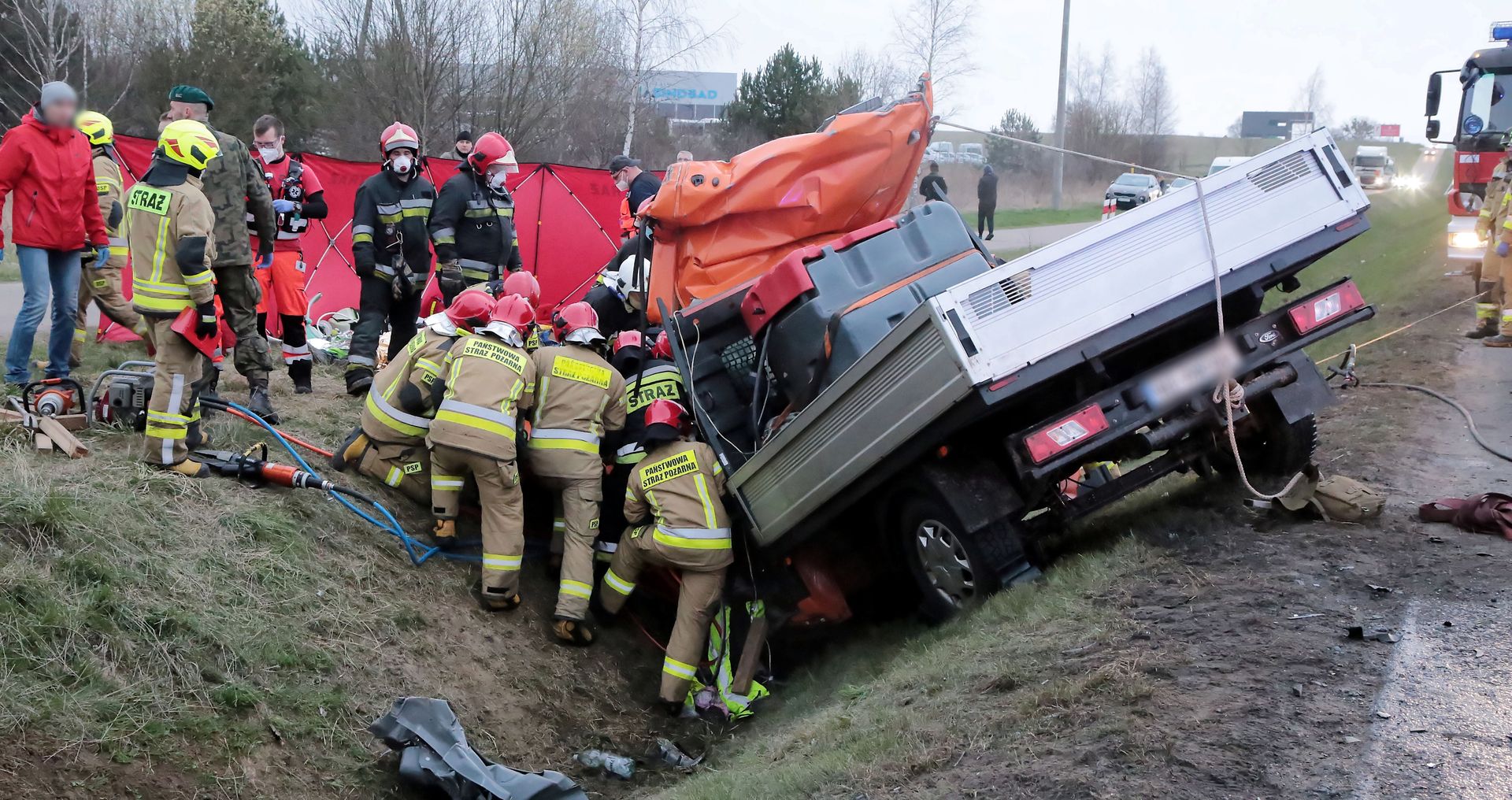 Tragiczny wypadek pod Olsztynem. Nie żyją dwie osoby