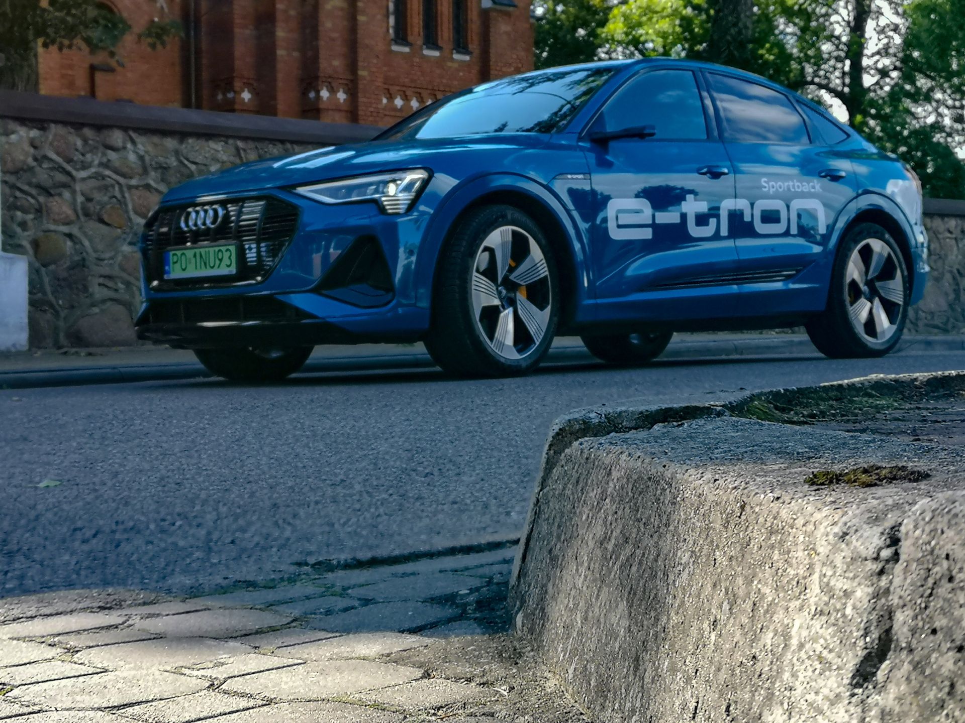 Prezentacja Audi e-tron Sportback: Elektryczny napęd i liczne innowacje w modnym przebraniu 4