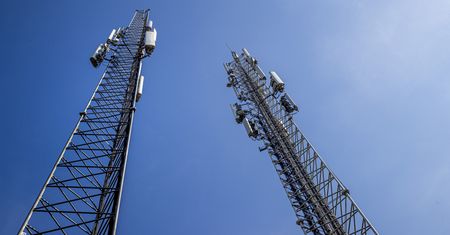 Protest przeciwko antenom 5G w Kołobrzegu. Manifestację zakończyła policja