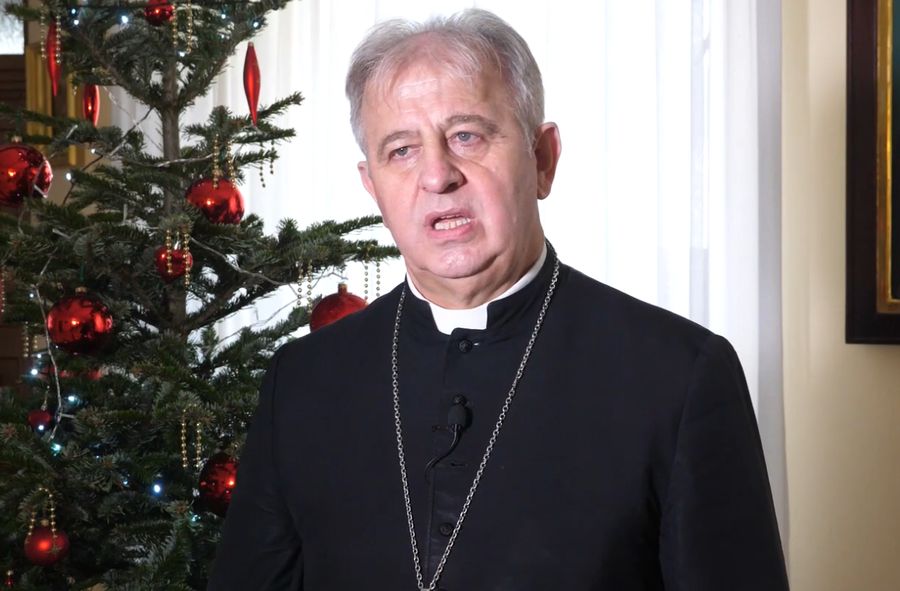 Bp Jan Piotrowski o operacjach plastycznych