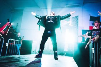 "BUMP" - kiedy ring staje się sceną, a życie spektaklem