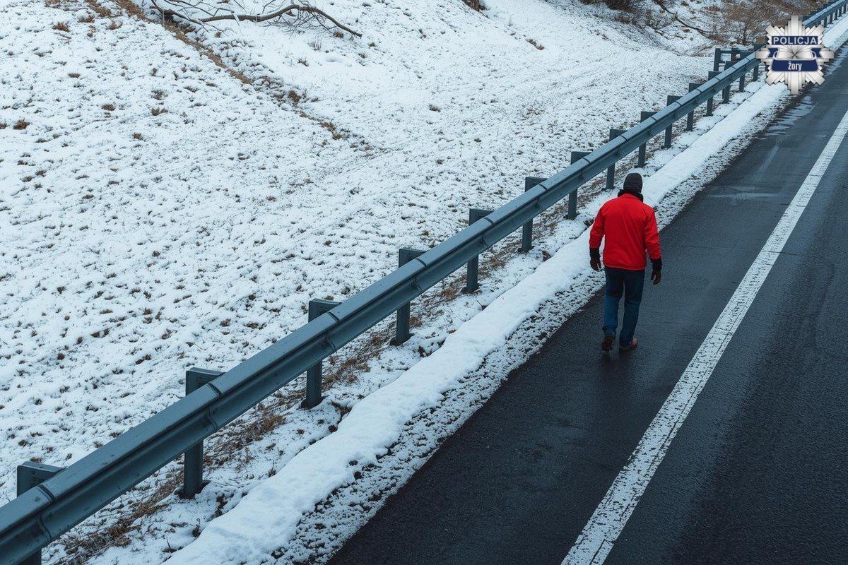 Szedł autostradą A1. Okazało się, że szuka go policja