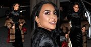 45-letnia Kim Kardashian pędzi na świąteczne spotkanie z pracownikami w peruce i z torebką ze skóry cielęcej (ZDJĘCIA)