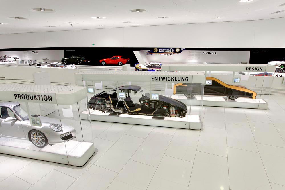 Porsche Museum - przekroje aut