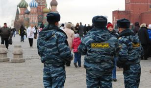 "Niebiesko-żółte włosy to dyskredytacja armii". Tak uważa policja w Moskwie