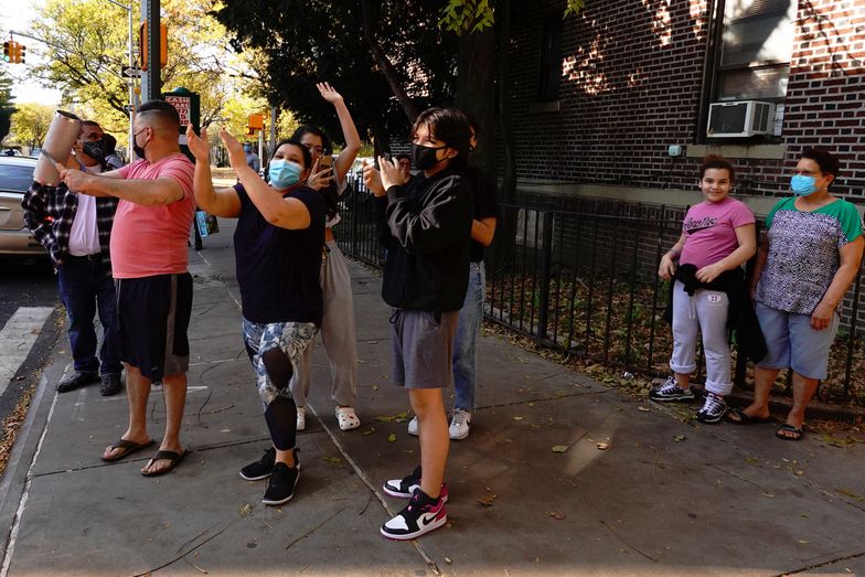 Zwolennicy Joe Bidena świętują na ulicach Nowego Jorku