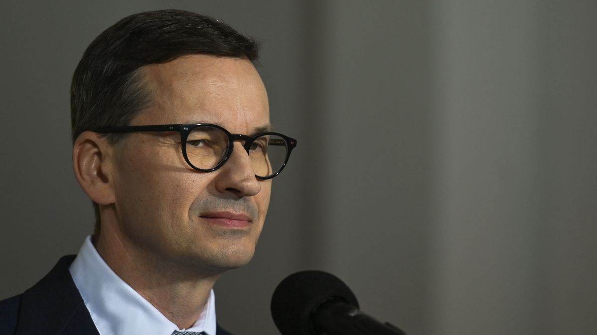 Polish Prime Minister Mateusz Morawiecki during a press conference inside the New Hospital in Olkusz.
With money from the COVID-19 Countermeasures Fund, the hospital in Olkusz received a new type C ambulance with equipment and the elevator inside the hospital was replaced.
On Saturday, June 04, 2022, in Olkusz, Lesser Poland Voivodeship, Poland. (Photo by Artur Widak/NurPhoto via Getty Images)