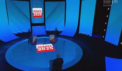 „Ruszający się” stolik i absurdalne paski Republiki. Jak wyglądała debata Trzaskowski - Nawrocki