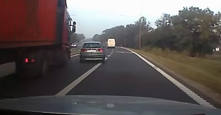 Ile błędów można popełnić włączając się do ruchu?
