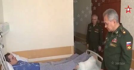 Rosyjski minister obrony odwiedził szpital. Wyjątkowo toporna propaganda