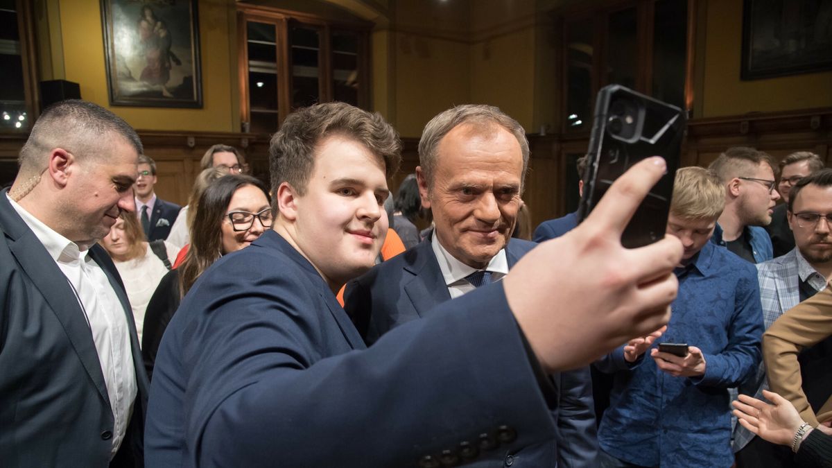 Donald Tusk i m?odzi o j?zyku debaty publicznej w Polsce
13.01.2023 Gdansk Ratusz Staromiejski Spotkanie Przewodniczacego Platformy Obywatelskiej Donalda Tuska z mlodymi na temat Jezyk debaty publicznej w Polsce
Fot. Wojciech Strozyk/REPORTER
N/z: Donald Tusk
Wojciech Strozyk/REPORTER