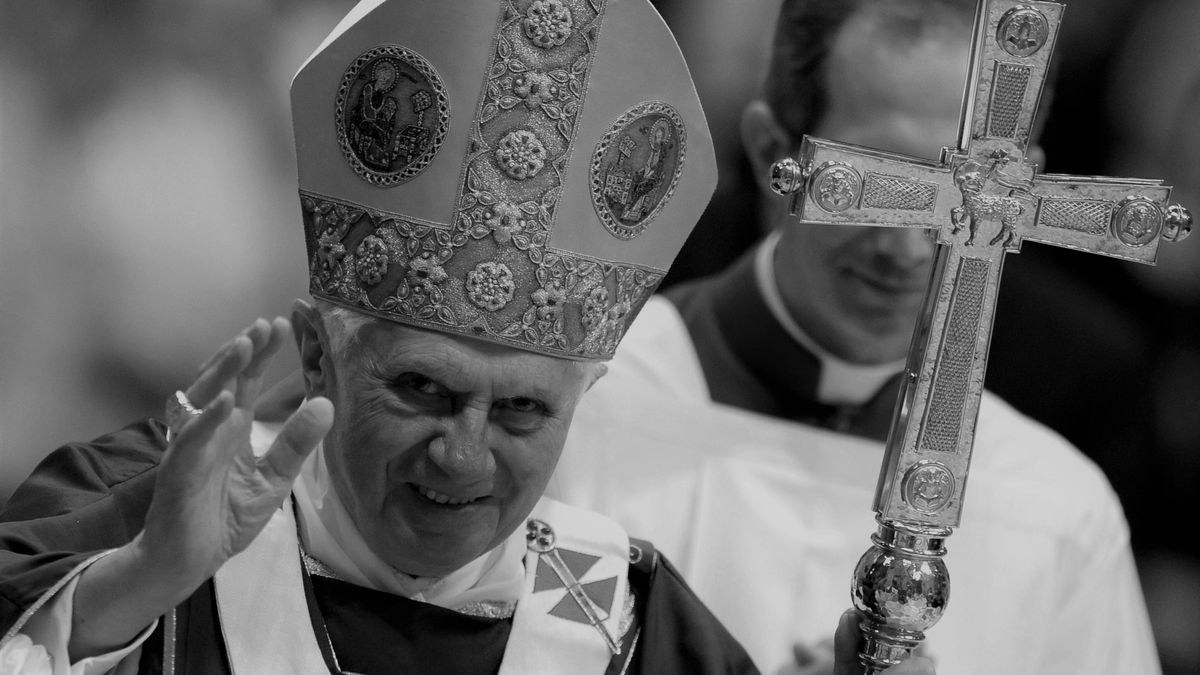 Papież Benedykt XVI nie żyje.