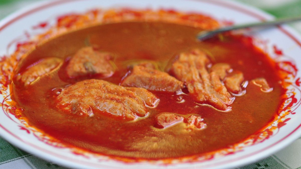 Węgierska zupa rybna