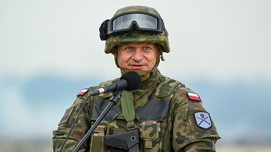 Arkadiusz Szkutnik
. Dow�dca 18. Dywizji Zmechanizowanej genera� dywizji 