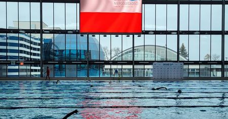 Lubisz pływać? Weź udział 11 listopada w Pływackiej Sztafecie Niepodległości w Aqua Lublin – liczba miejsc ograniczona!