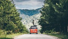 Tancerz Prozi podróżuje przez Europe z Bankiem Pekao