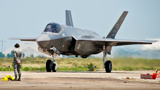 Pierwszy F-35 Lightning II gotowy do akcji! [galeria] 14