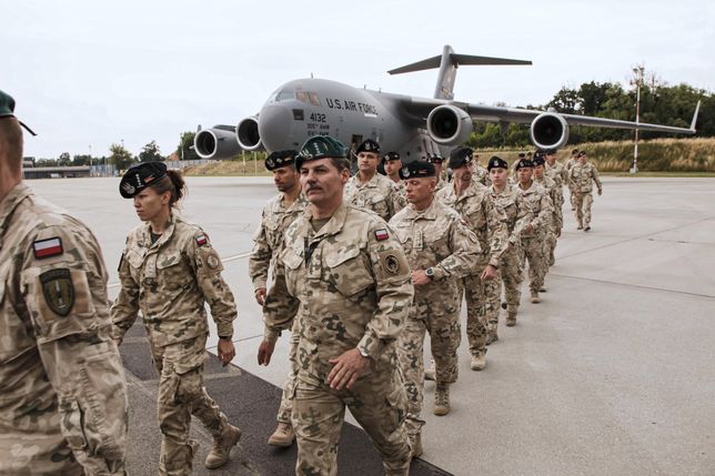 Koniec polskiej misji w Afganistanie. Pierwsi żołnierze wrócili do kraju