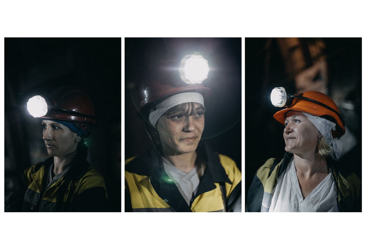 Before the women start working underground, the management organizes a tour for them so they can see the conditions.