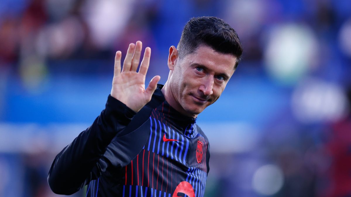 LEGANES, SPAIN - APRIL 12: Robert Lewandowski of FC Barcelona gestures during the Spanish League, LaLiga EA Sports, football match played between CD Leganes and FC Barcelona at Butarque stadium on April 12, 2025, in Leganes, Madrid, Spain. (Photo By Dennis Agyeman/Europa Press via Getty Images)