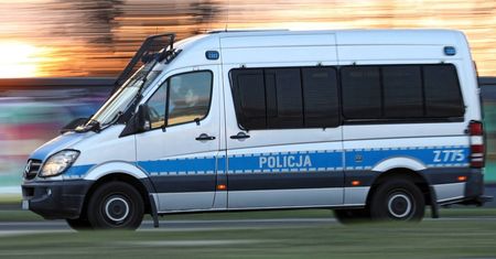 Utrudnienia na Pradze Północ po zderzeniu aut. Sprawca wypadku bez prawa jazdy