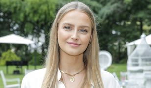 Karolina Pisarek pozuje w bikini. Mówi, że jest w nim ukryty przekaz