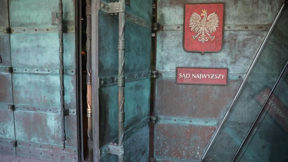S�d Najwy�szy w Warszawie
Tomasz Gzell
2 2., druga tura, drugiej tury, g�osowanie, god�o, napis, prezydenckie, prezydenta, protest, protest wyborczy, s�d najwy�szy, sprzeciw, tabliczka, wyborczy, wybory, wybory prezydenckie, wynik, wyniki