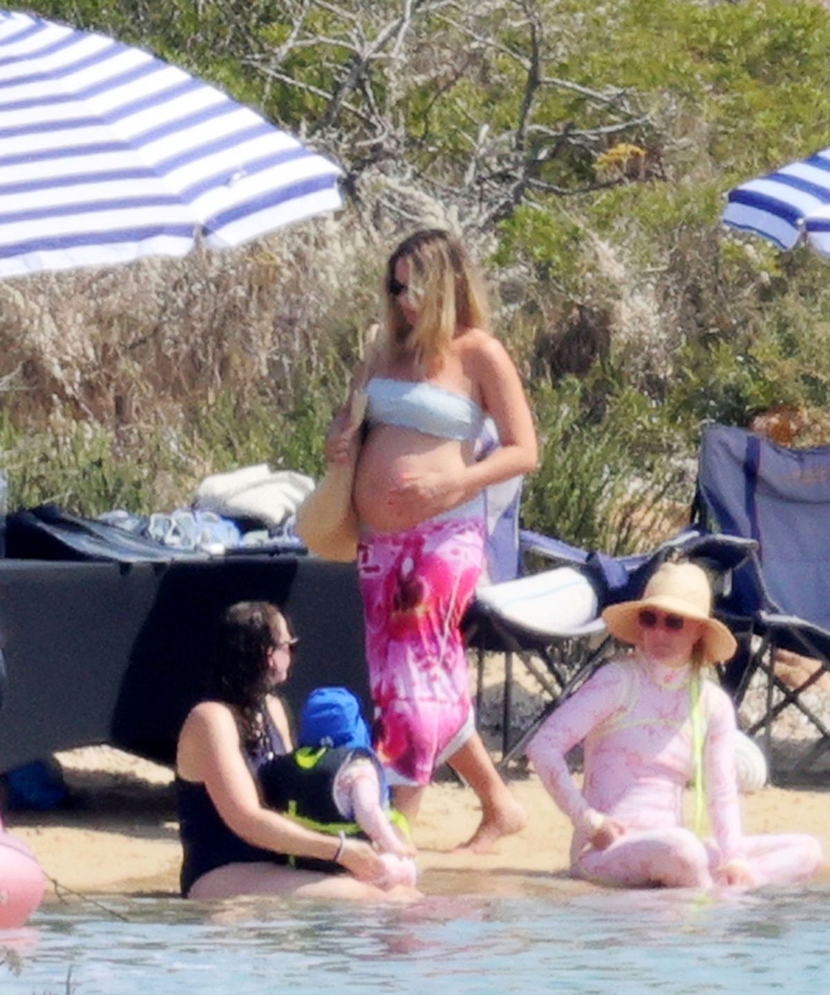 Margot Robbie podczas wakacji na Sardynii
