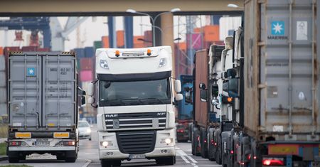 Brakuje pieniędzy i kierowców. Alarmujący raport dla całej branży
