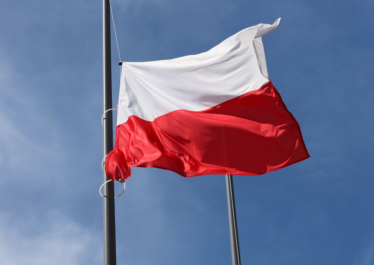 Ostroróg: Klasyki motoryzacji ruszają dla Niepodległej