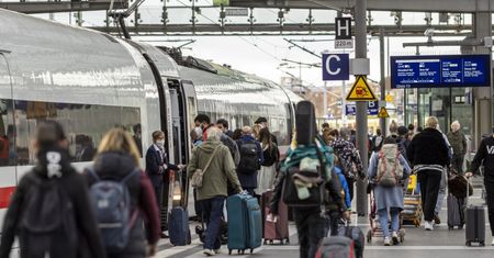 Niemcy wprowadzają kolejną ofertę tanich biletów. Skorzystają też turyści