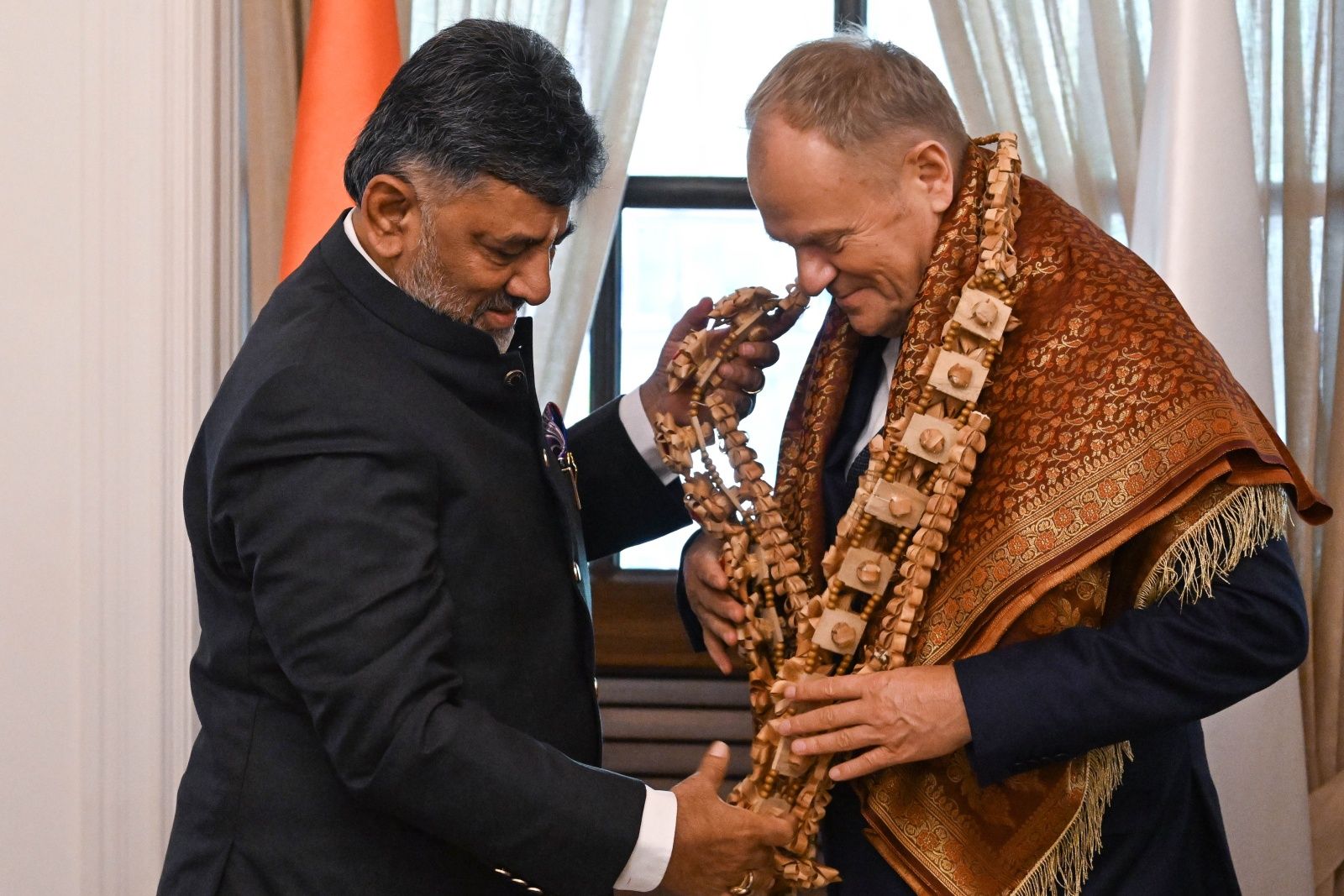 Donald Tusk, Doddalahalli Kempegowda Shivakumar