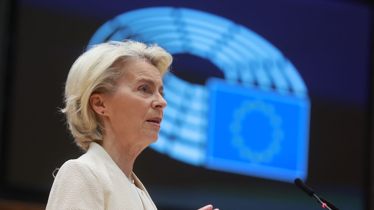 European Commission President Ursula von der Leyen speaks during a debate to assess the outcome of the October European Council meeting during a plenary session of the European Parliament in Brussels, Belgium, 13 November 2025. EPA/OLIVIER HOSLET Dostawca: PAP/EPA.