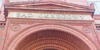 Legnica: Zwarcie instalacji wywołało pożar w sądzie przy Złotoryjskiej