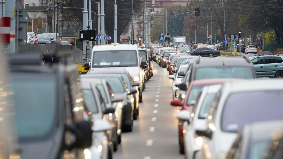 W skali miesiąca ceny OC spadły w każdym mieście wojewódzkim - z wyjątkiem Białegostoku, gdzie odnotowano wzrost o 2 proc.