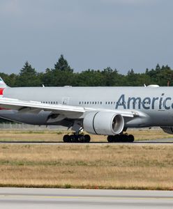 Awantura w samolocie American Airlines. Stewardessa broniła kokpitu dzbankiem