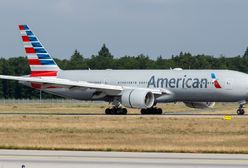 Awantura w samolocie American Airlines. Stewardessa broniła kokpitu dzbankiem